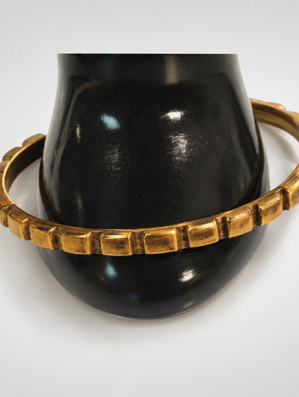 Vintage Brass Bangle Bracelet Scalloped Edge Statement Jewelry bn-1